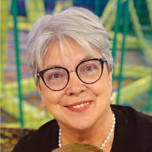 Meet your Posher, Micki - Picture 2 of 12